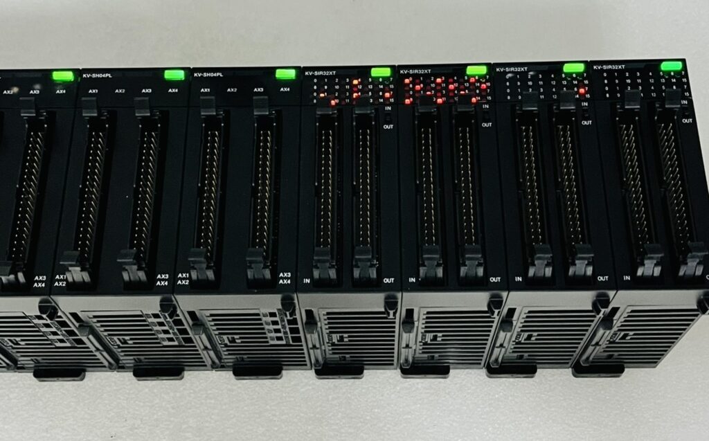 Keyence KV-7500 CPU Module with other Modules – Novus Ferro Pte Ltd