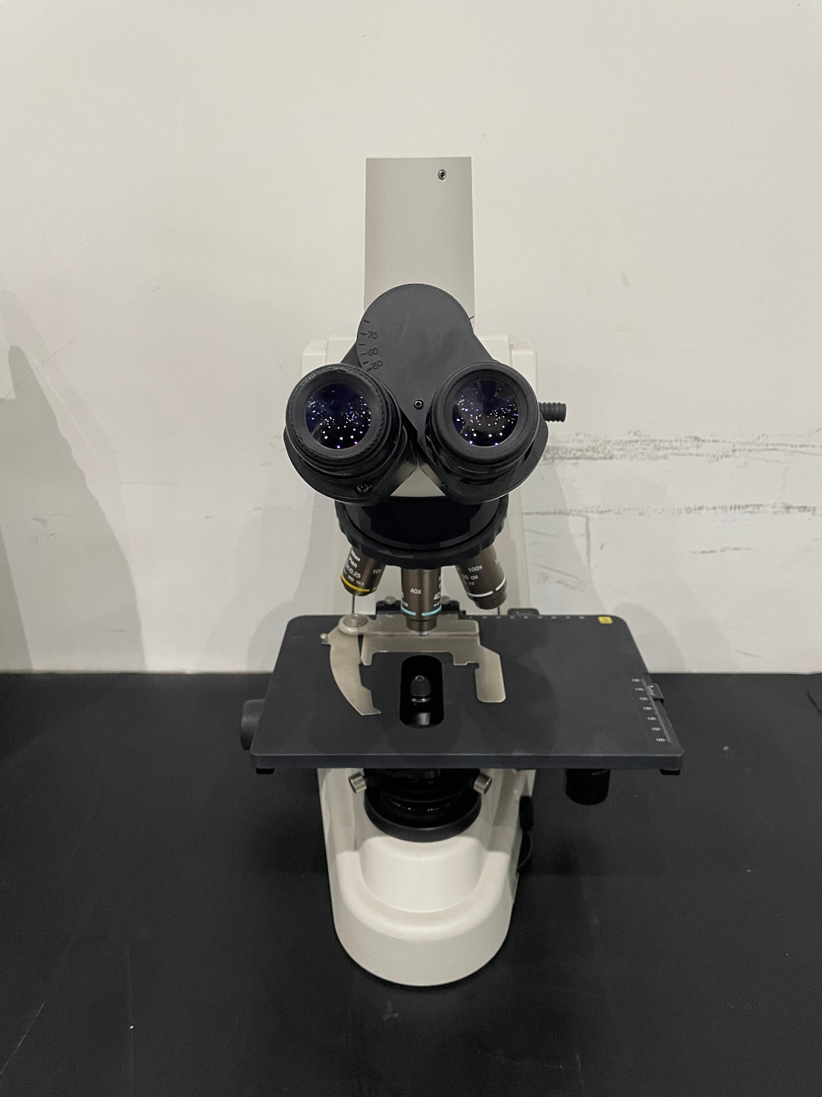 Nikon-Eclipse-50i-Clinical-Microscope-with-4x-10x-40x-100x-Objective-Lens-187431461684